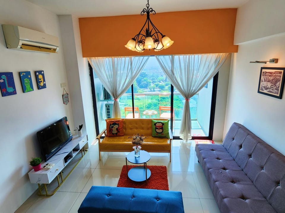 Communal lounge/ TV room, TV and multimedia, Living room, Seating area, Evening entertainment