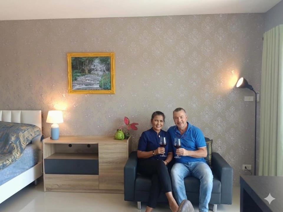 Living room, group of guests