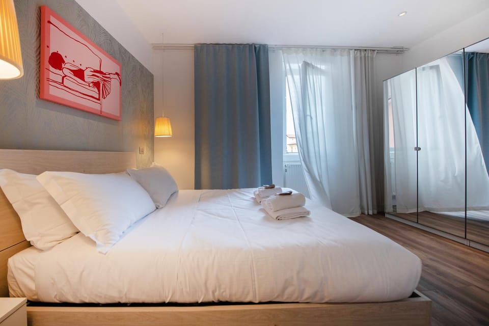 Bed, Photo of the whole room, Bedroom, towels, wardrobe