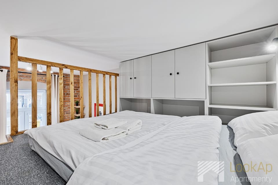 Bed, Bedroom, bunk bed, wardrobe