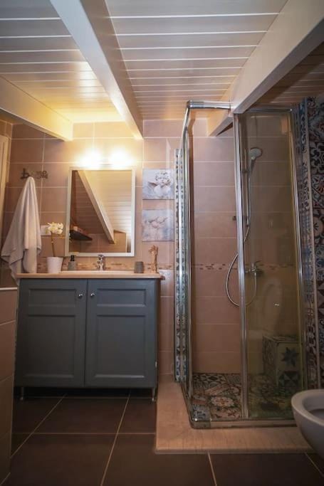 Shower, Bathroom