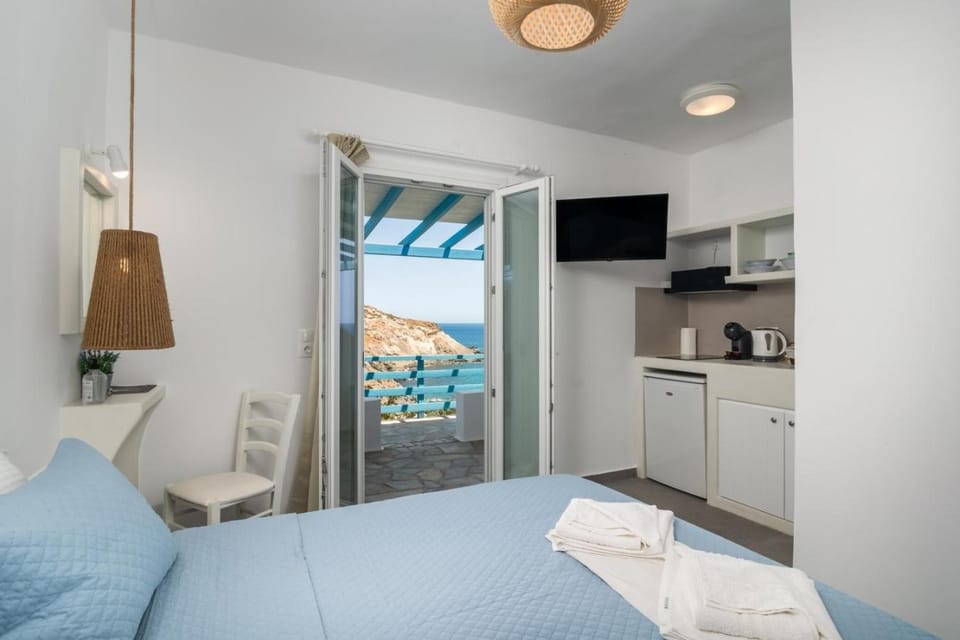 Bed, Photo of the whole room, Sea view