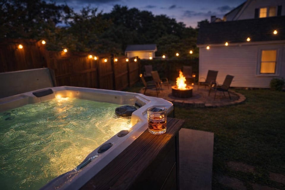 Night, Hot Tub