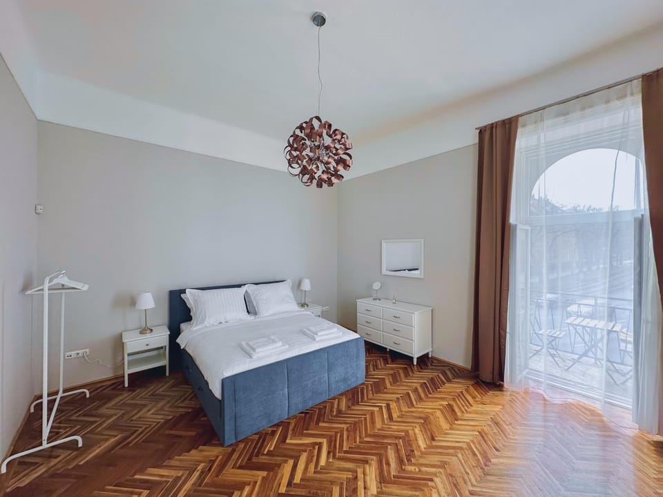 Bed, Balcony/Terrace, Balcony/Terrace, Photo of the whole room, Bedroom