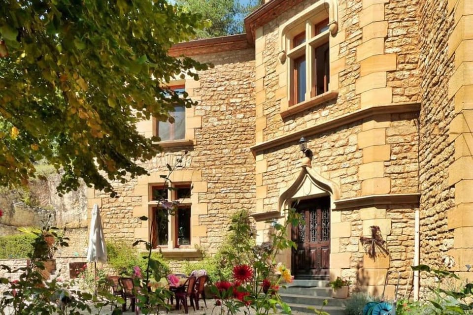Property building, Day, Garden view