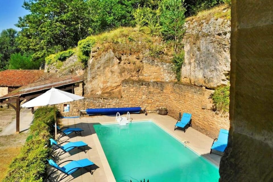 Pool view, Swimming pool, sunbed