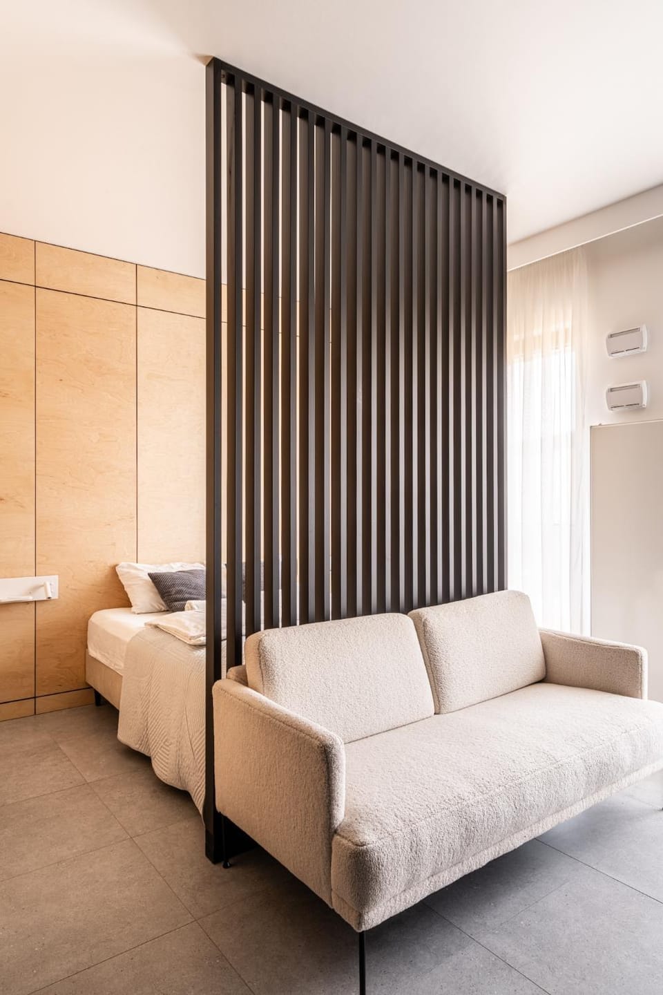 Bed, Seating area