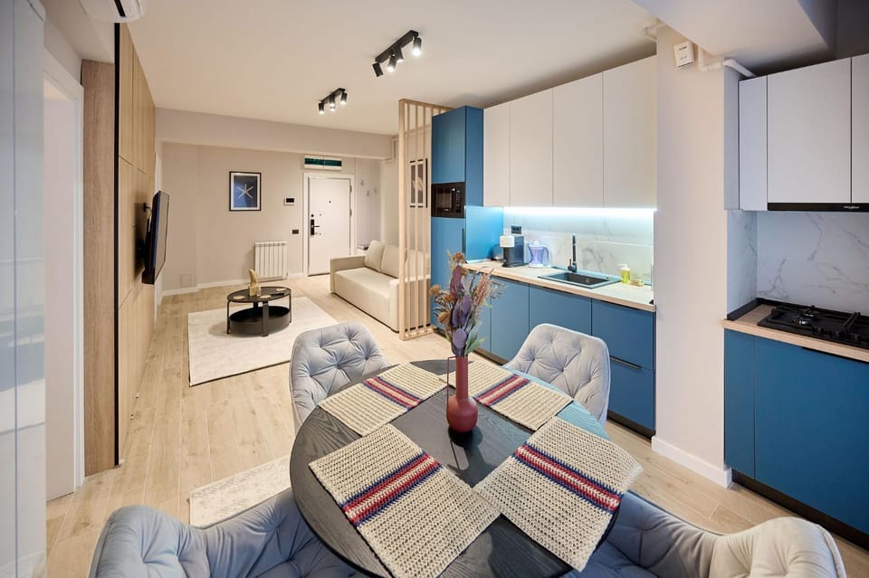 TV and multimedia, Kitchen or kitchenette, Dining area, minibar, stove