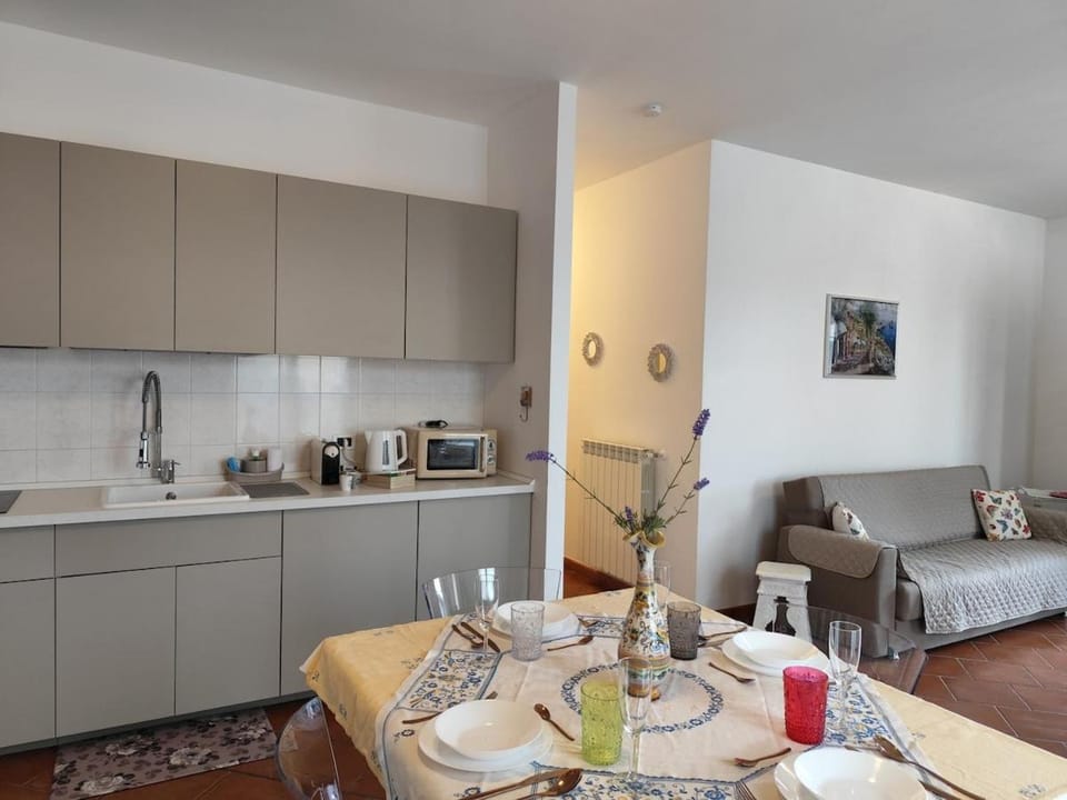 La Casa di Giada appartamento accogliente al piano terra con aria condizionata WiFi e parcheggio gratuito vicino al mare House in Imperia