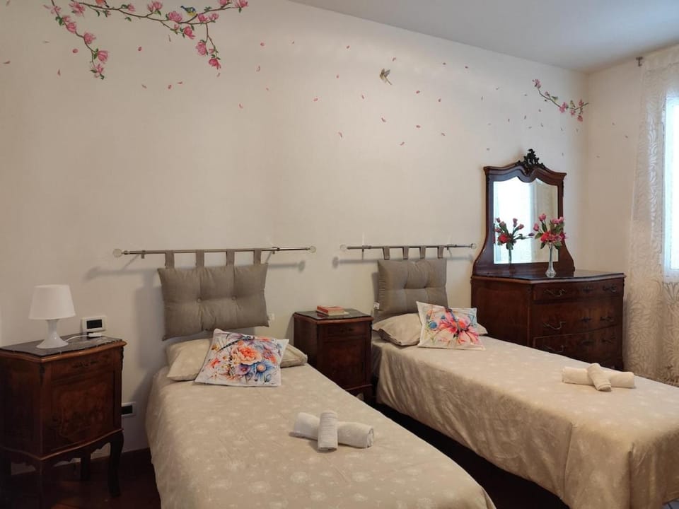 La Casa di Giada appartamento accogliente al piano terra con aria condizionata WiFi e parcheggio gratuito vicino al mare House in Imperia