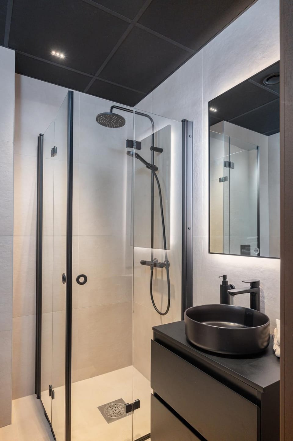 Shower, Bathroom, towels