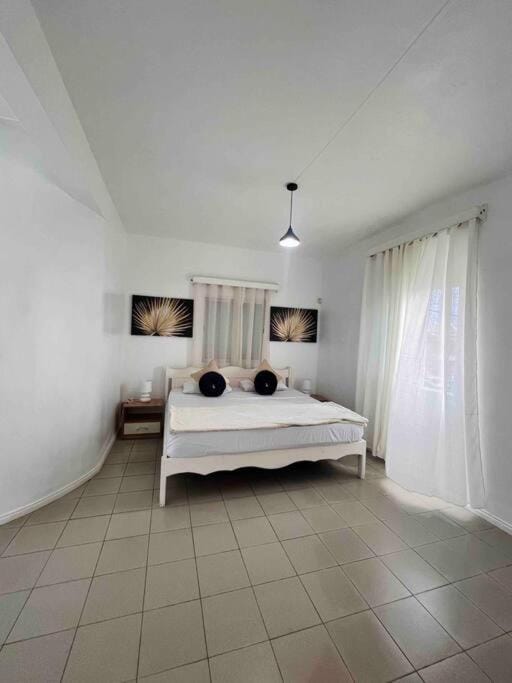 Bedroom, air conditioner