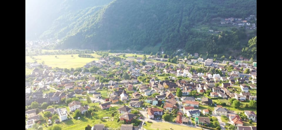Hotel Santana - Ristorante & Pizzeria in Roveredo Hotel in Canton of Ticino