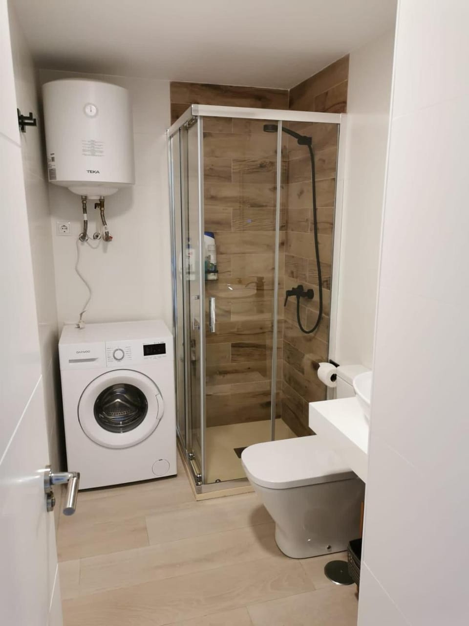 Shower, Bathroom, towels, washing machine, dryer