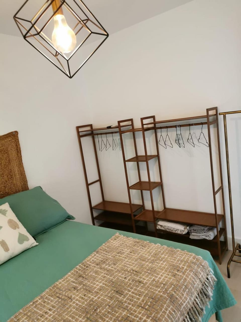 Bed, TV and multimedia, Bedroom, heating, air conditioner