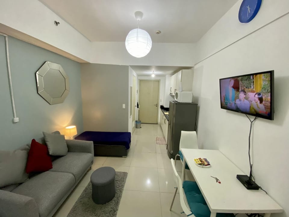 Cozy Studio with SM Jazz Mall "12 floor" Apartment in Makati