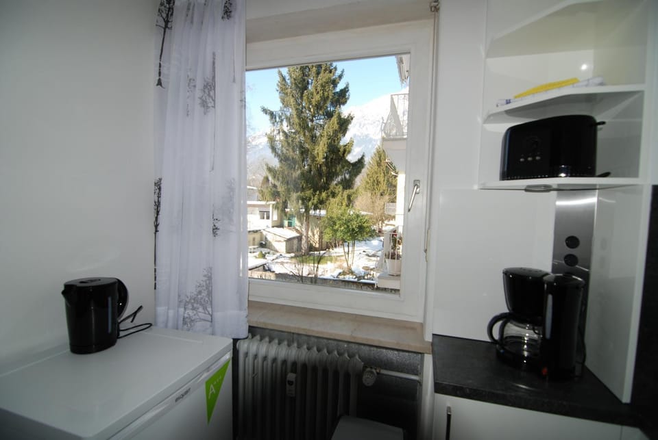 View (from property/room), Kitchen or kitchenette