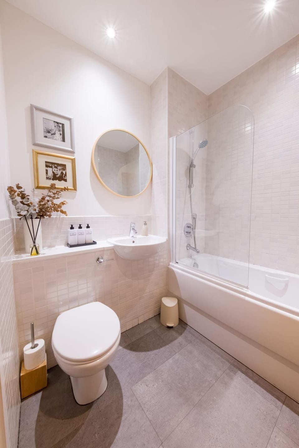 Shower, Toilet, Bathroom, Bath