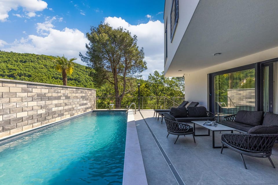 Balcony/Terrace, Swimming pool