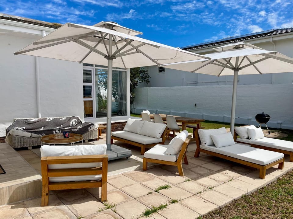 Patio, Garden, Garden view, sunbed