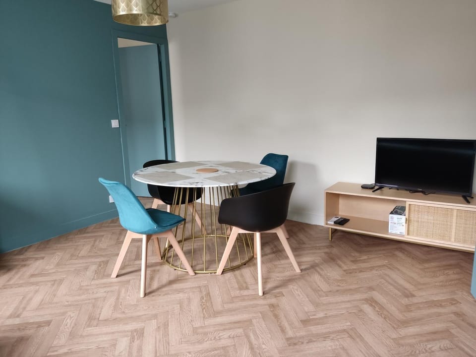 Le Collectionneur Apartment in Centre-Val de Loire