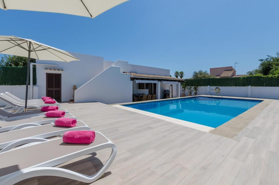 Property building, Other, Swimming pool, sunbed