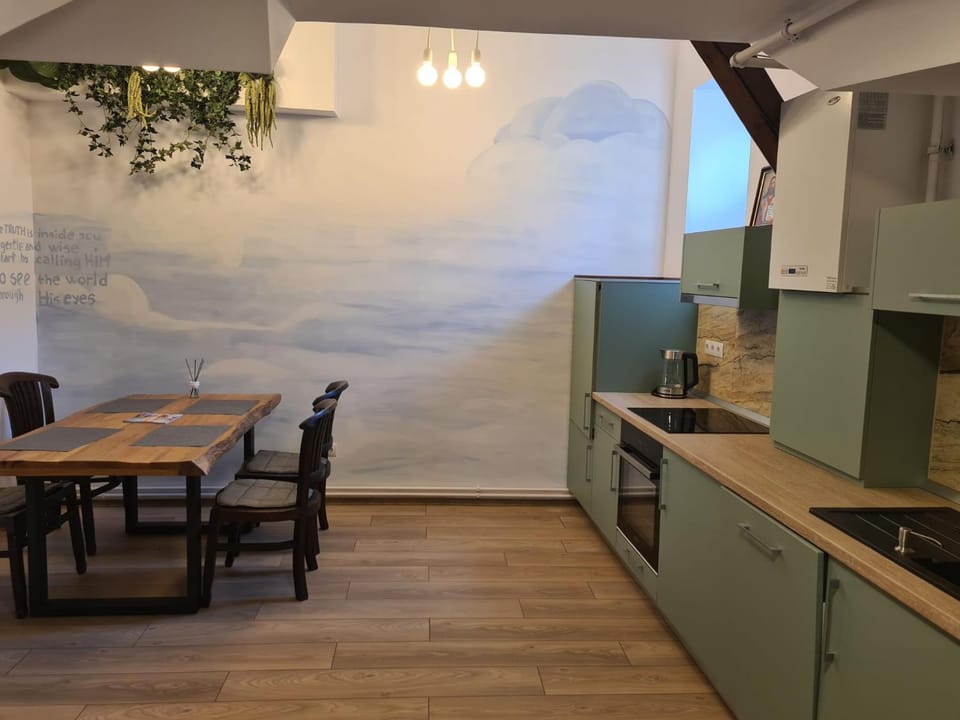 Kitchen or kitchenette, Dining area, pet friendly, stove