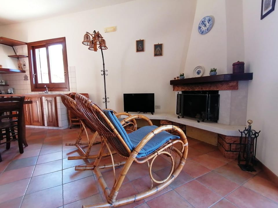 Communal lounge/ TV room, TV and multimedia, Living room, Seating area