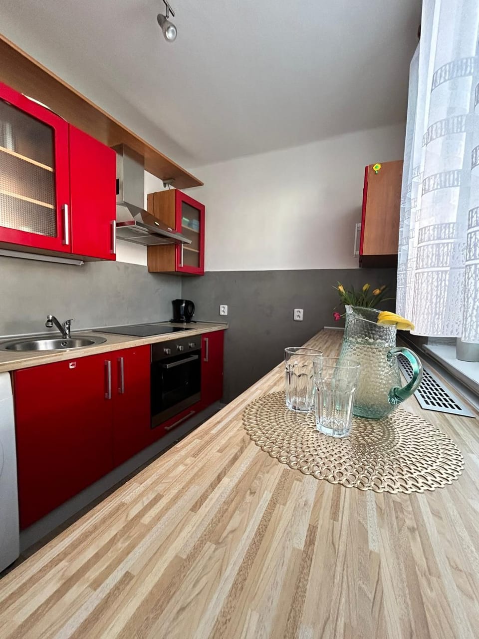 Kitchen or kitchenette, pet friendly, stove