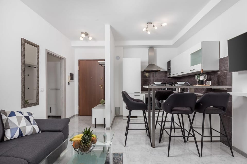 Kitchen or kitchenette, Living room, Dining area
