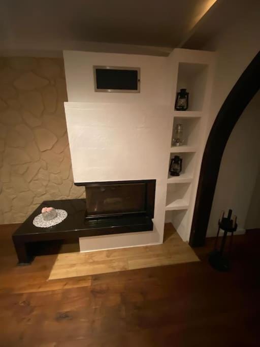 TV and multimedia, Living room, flat iron