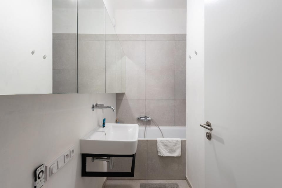 Bathroom, Bath