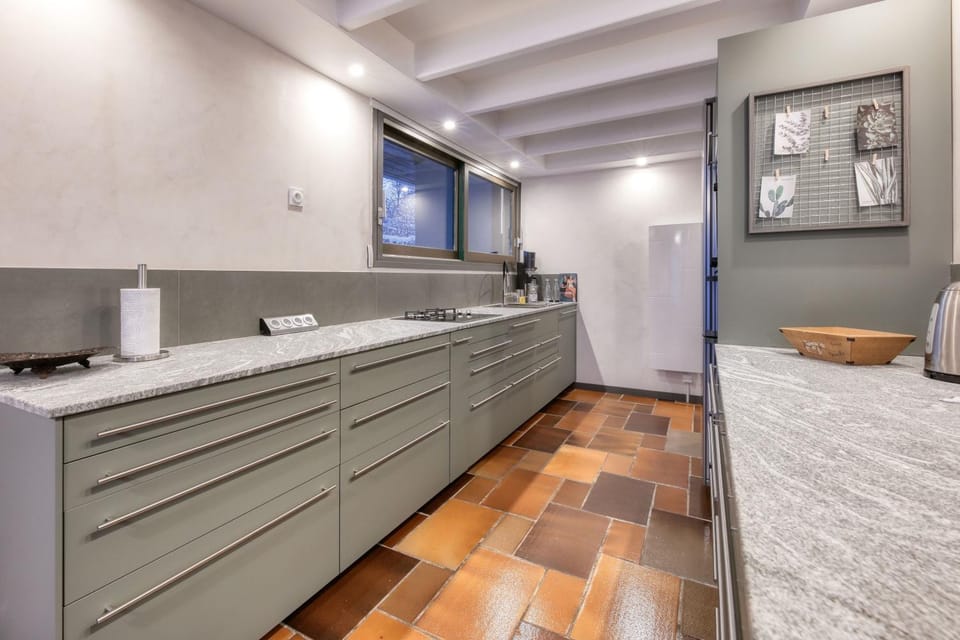 Kitchen or kitchenette, Bedroom