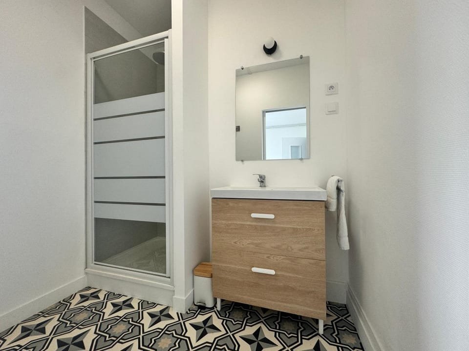 Shower, Bathroom