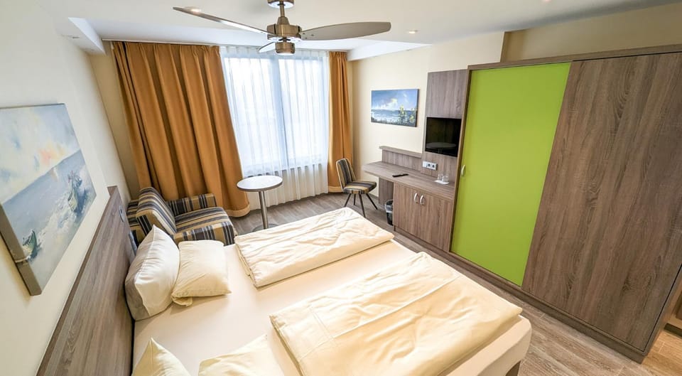 Photo of the whole room, Seating area, Bedroom, wardrobe