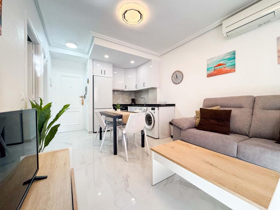 013 Sunny Beach Spain Apartment - Alicante Holiday Apartment in Torre La Mata