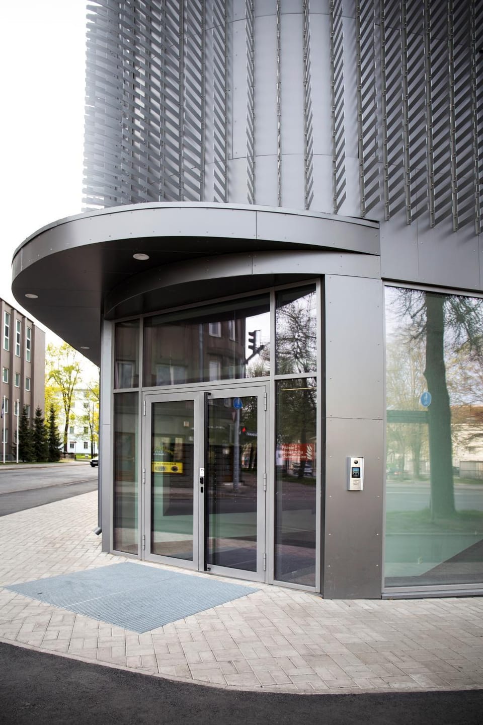 Facade/entrance