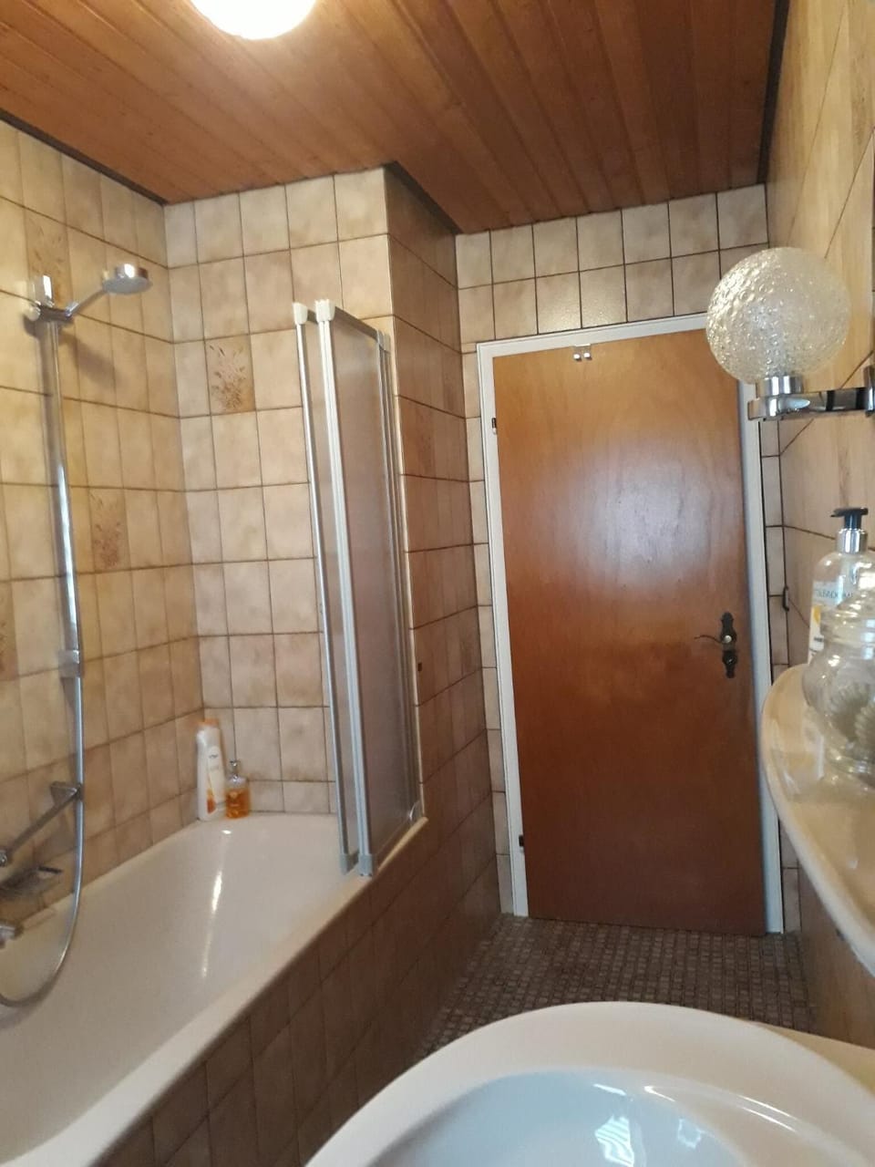 Bathroom, Living room