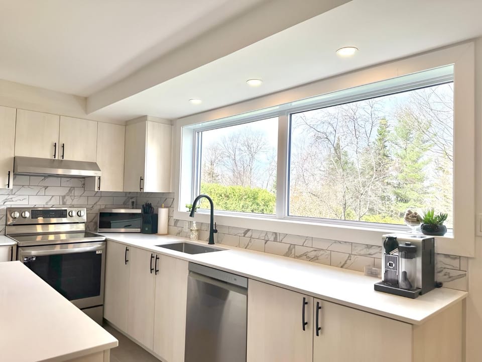 Coffee/tea facilities, minibar, pet friendly, kitchen