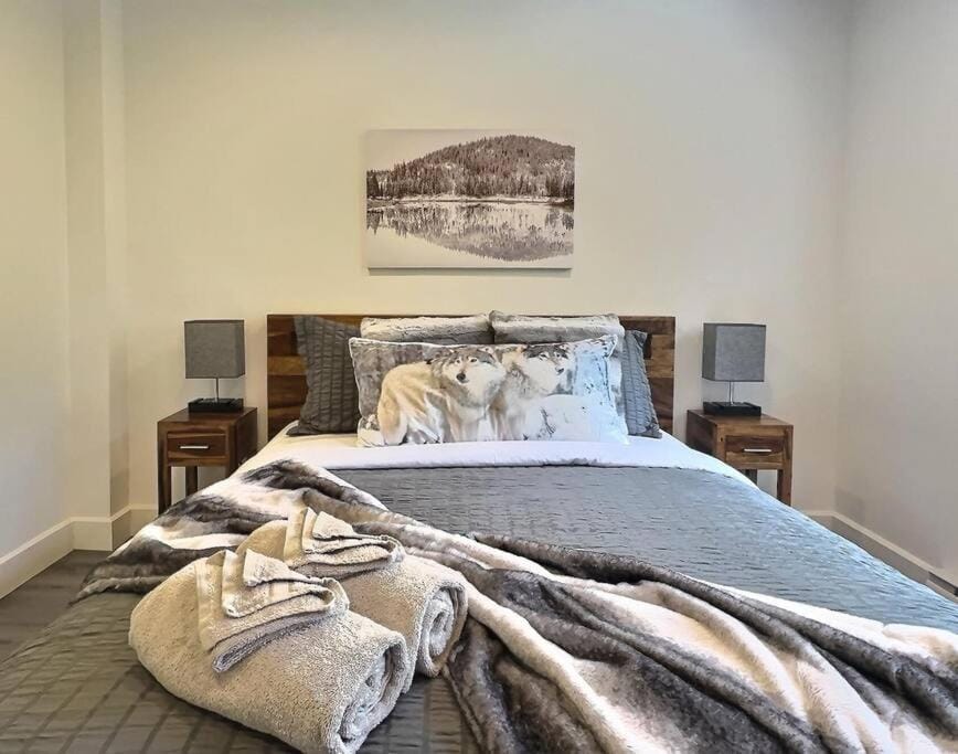 Bed, Bedroom