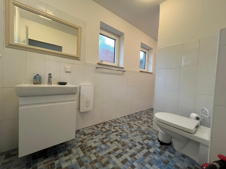 Toilet, Bathroom