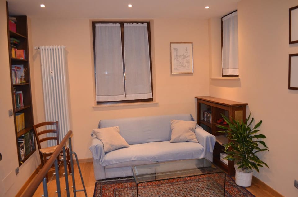 Living room, Decorative detail, Seating area