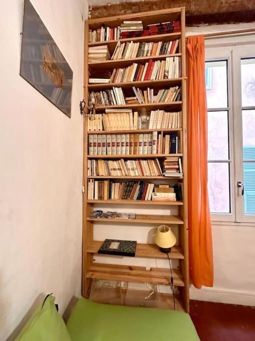 Abbaye - Appartement spacieux au coeur du Vieux-Nice Apartment in Nice