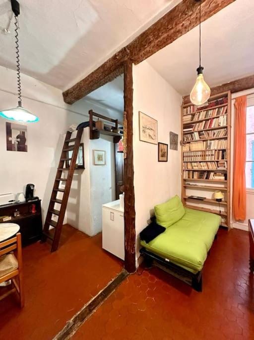Abbaye - Appartement spacieux au coeur du Vieux-Nice Apartment in Nice