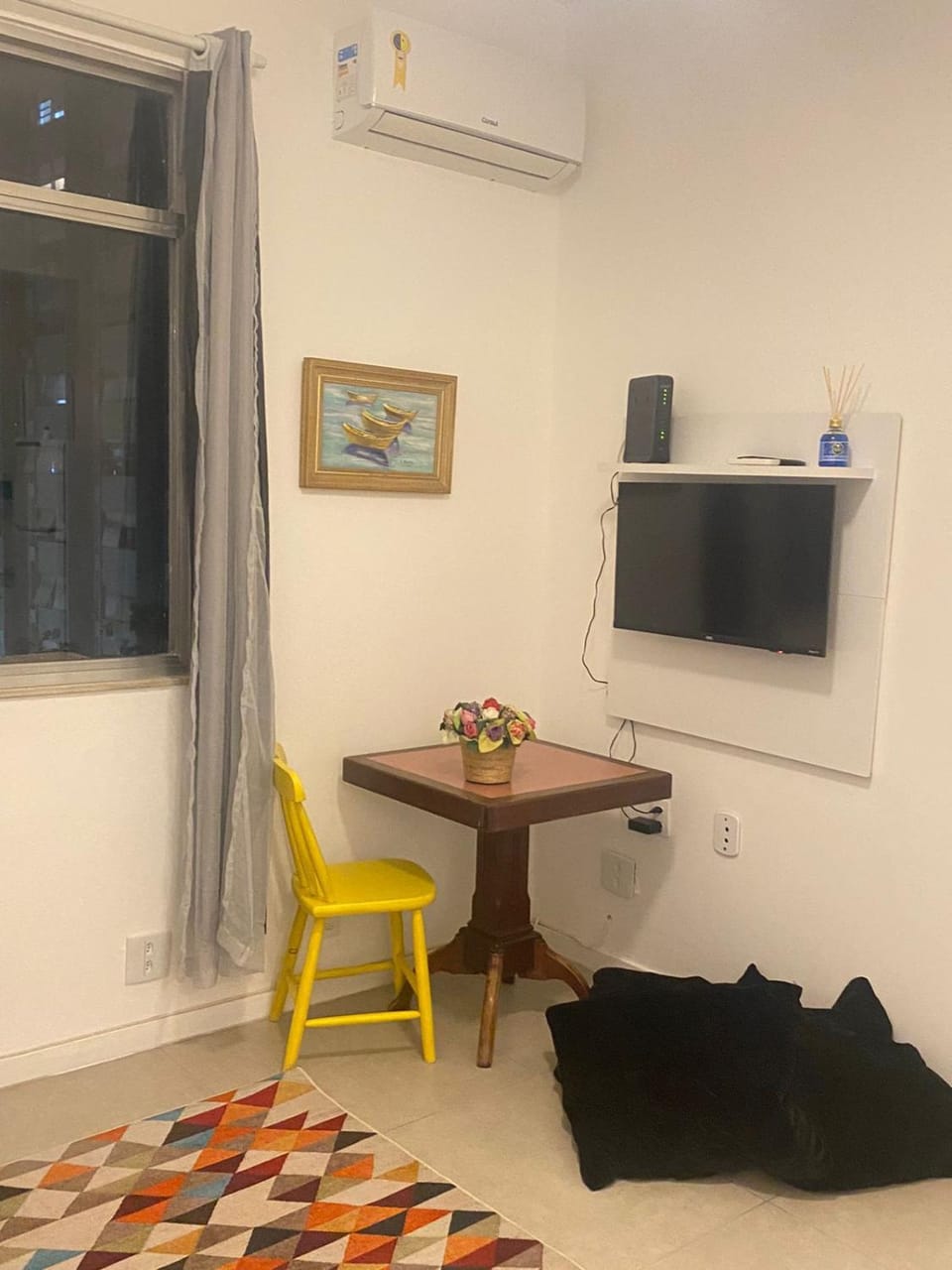 TV and multimedia, Living room, Dining area, air conditioner