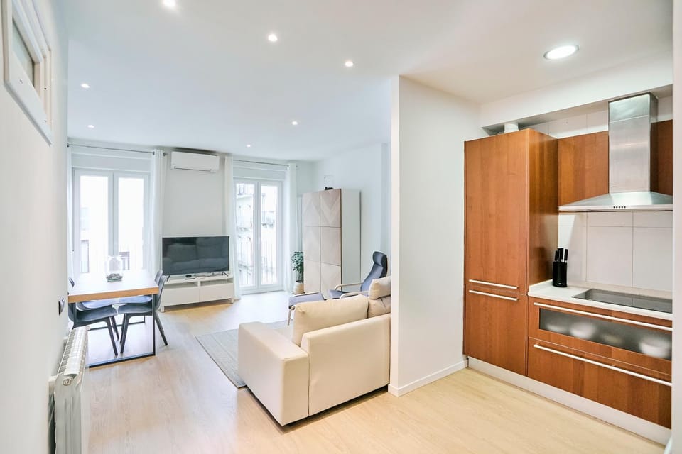 Kitchen or kitchenette, Living room, Dining area