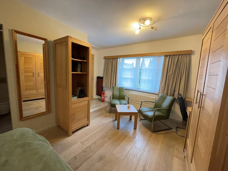 B&B Het KoeKoeKsnest Schelle Bed and Breakfast in Flanders