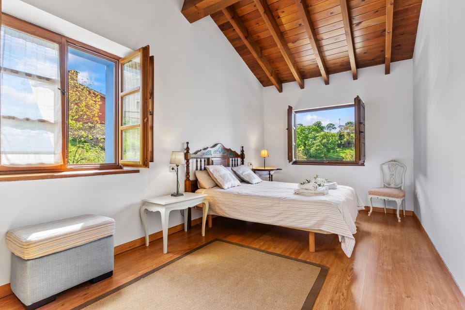 Property building, Living room, Bedroom
