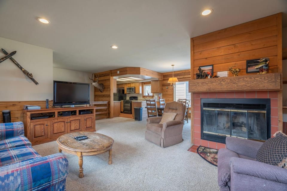 Rr-edgewater10 Apartment in June Lake