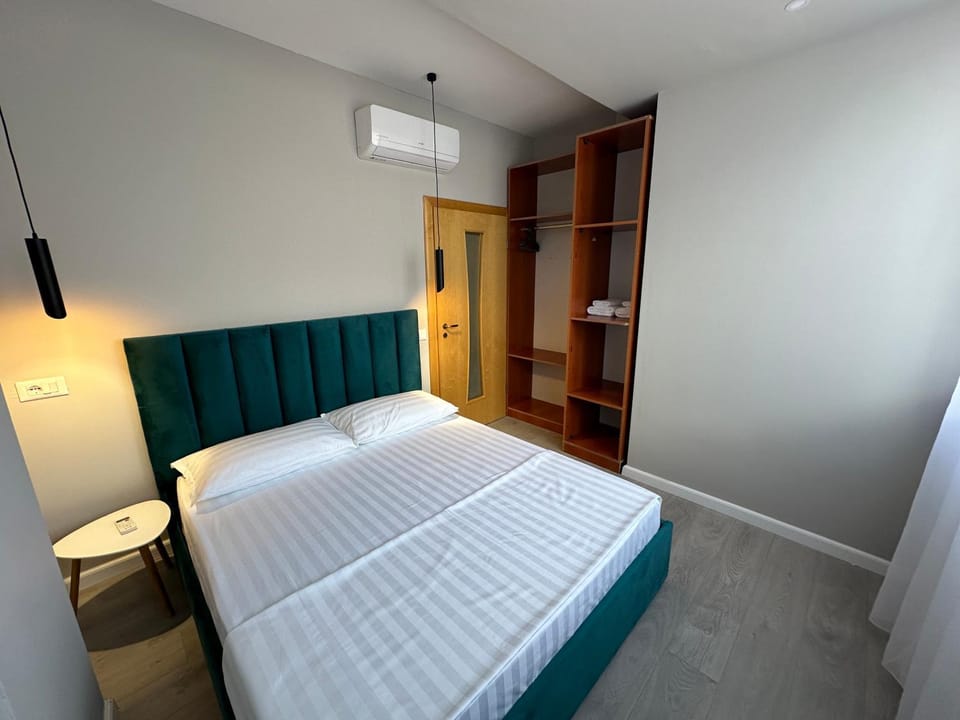 Bed, Photo of the whole room, Bedroom, wardrobe, air conditioner